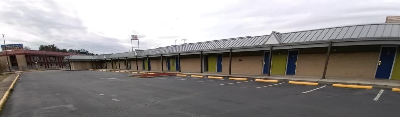 Travelodge By Wyndham Petersburg Exterior photo